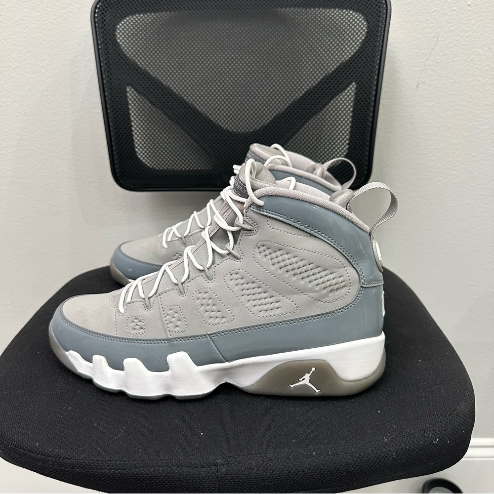 Jordan Athletic Shoes in Gray and White